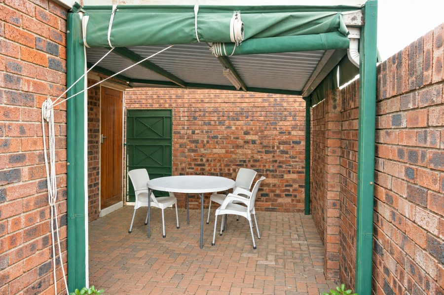 2 Bedroom Property for Sale in Flamwood North West